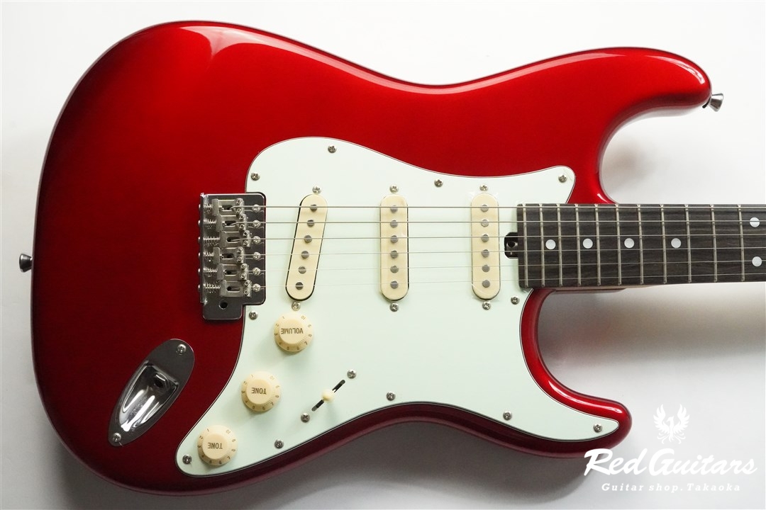 Bacchus ストラト BST-1RSM キャンディアップルレッド Bacchus BST-650B - Candy Apple Red | Red Guitars Online Store